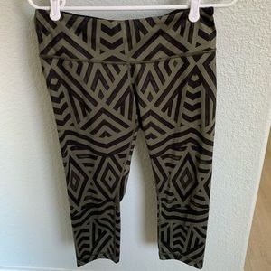 Lululemon green leggings size 6
